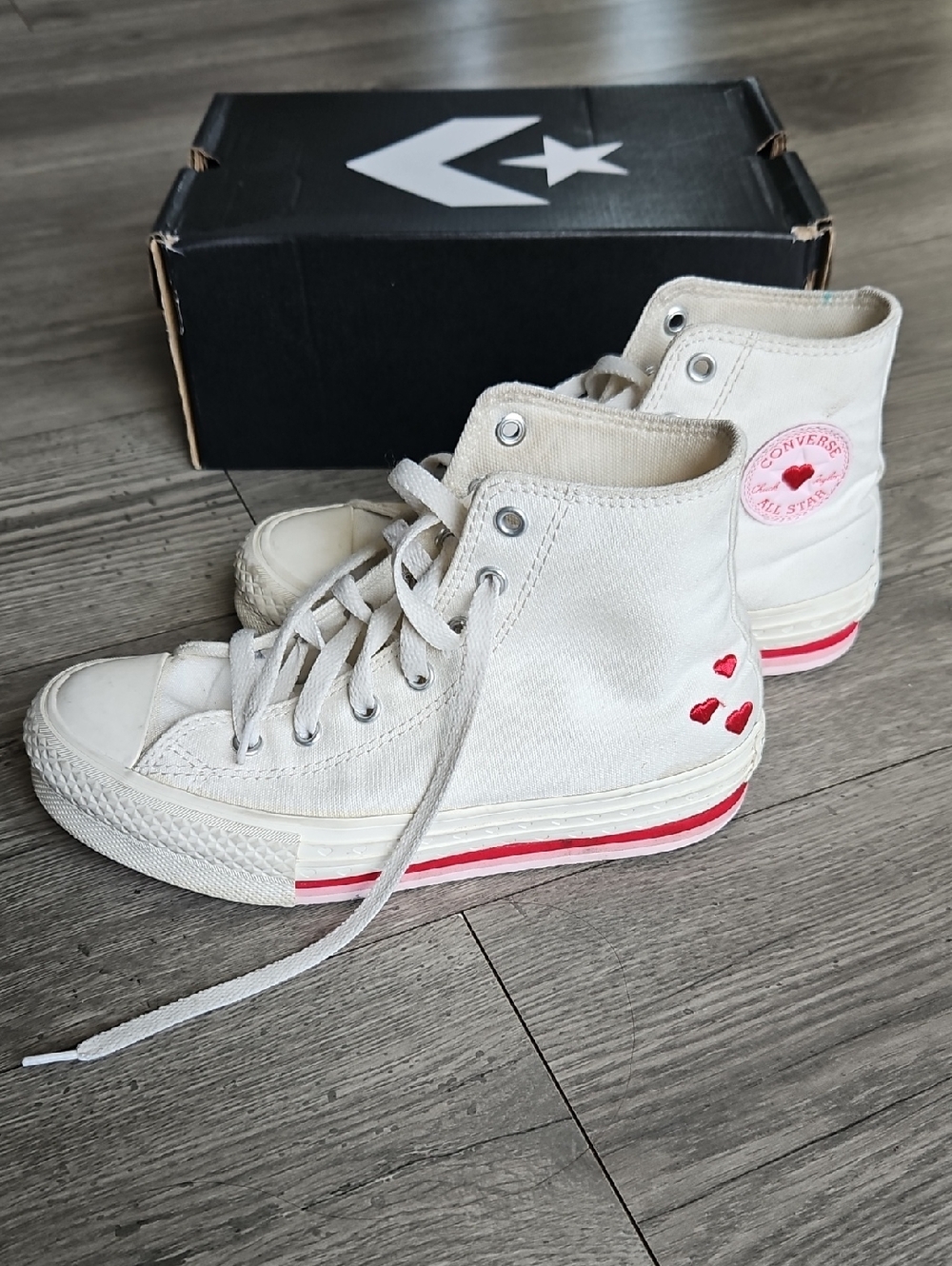 4/$20 Converse Chuck Taylor All Star Hearts Embroidered High Tops - Size 3 - Picture 4 of 10